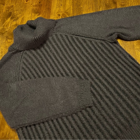 Free People Big City Turtleneck Sweater L Charcoal Soft Cozy Fall Winter Classic - Picture 9 of 13